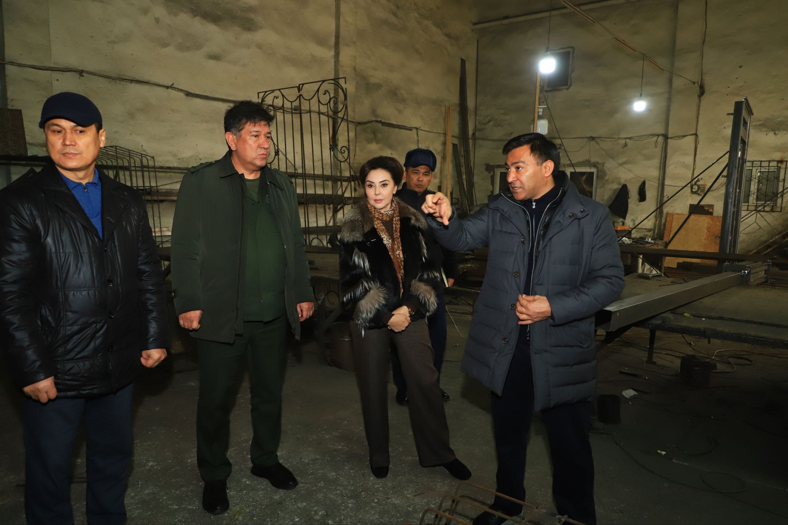 Хоким Якасарайского района посетила Промышленную зону Яккасарайского района.